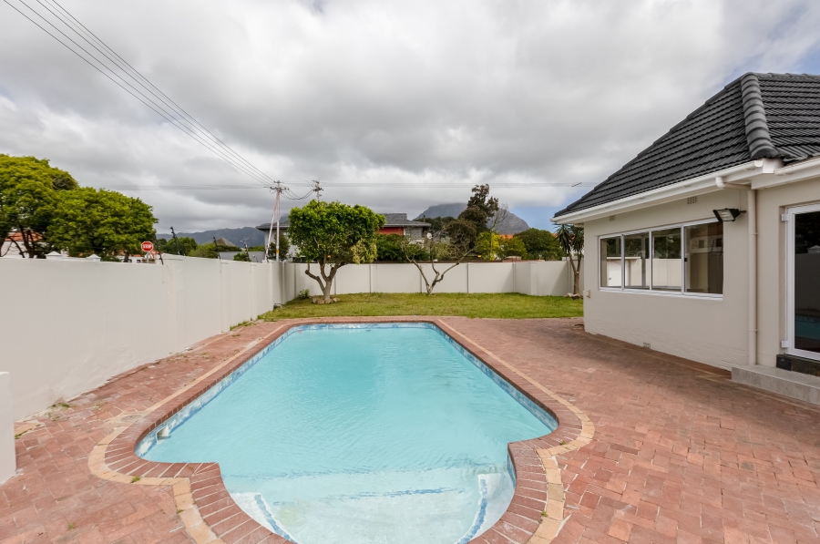 2 Bedroom Property for Sale in Rondebosch Western Cape